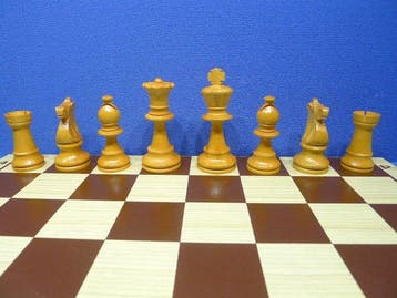 jeu déchecs Lardy France célèbre marque Française King 89