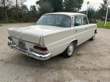 Mercedes-Benz - 200D - 1967