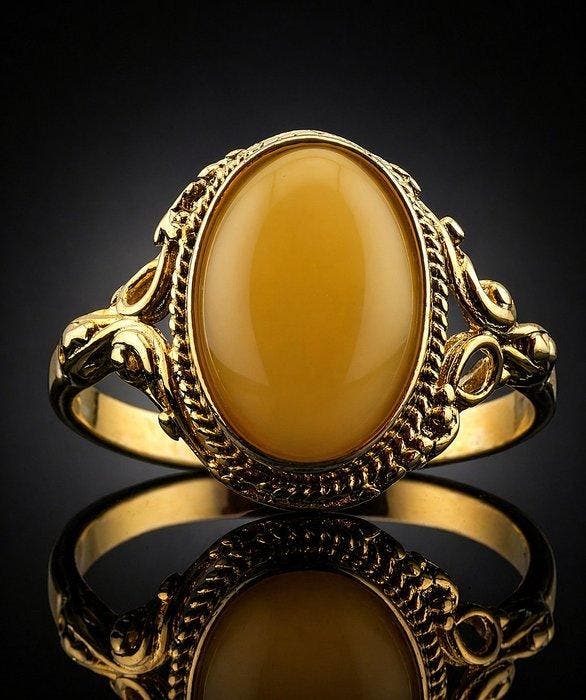 Barnsteen - Butterscotch Baltic Amber Ring – Creamy Egg Yolk, Antiek en Kunst, Curiosa en Brocante