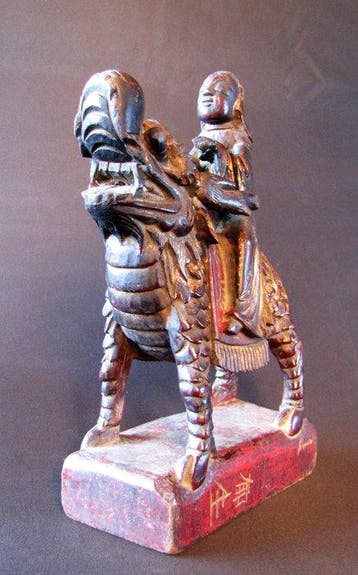 Chinees geluksgod op een Qilin - Hout - China - Qing