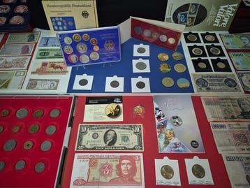 Wereld. Coins, Banknotes & World (Zonder minimumprijs)