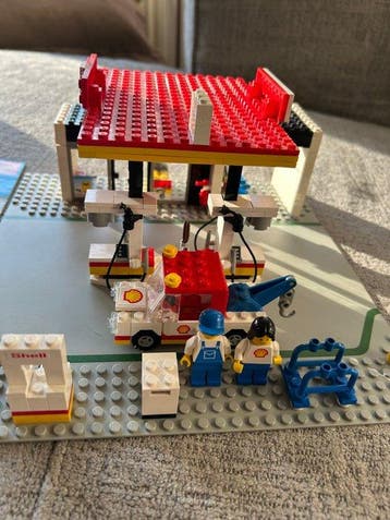 Lego Set - Classic Town - Lego 6378 Service Station (Shell)