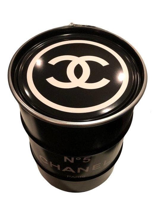 GF Exclusives - Chanel Barrel Artwork By: GF Exclusives, Antiquités & Art, Art | Peinture | Moderne
