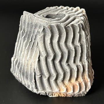 Vaas - Zwart keramisch snijwerk - Japan - Jinnai