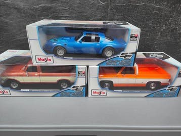 Maisto 1:18 - Model sportwagen (3) - 1974 Chevrolet C10