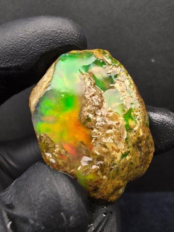 137cts Crystal Opal Specimen Ruw- 27.4 g
