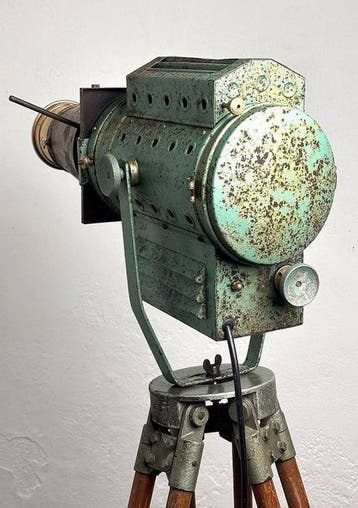 A stunning and rare vintage theatrical spotlight - Mid-20th, Nieuw