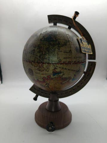 Terrestrial table globe, Wereldbol met carillon •