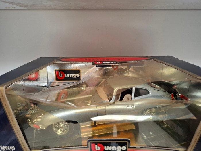 Bburago 1:18 - Modelauto - Jaguar E-type Coupé 1961, Hobby & Loisirs créatifs, Voitures miniatures | 1:5 à 1:12