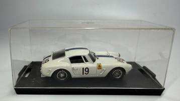 Bang 1:43 - Modelauto - Ferrari 250 GT SWB 1961