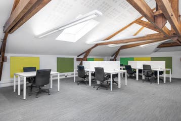 Coworkingruimte in Railway Station Express, Verzenden