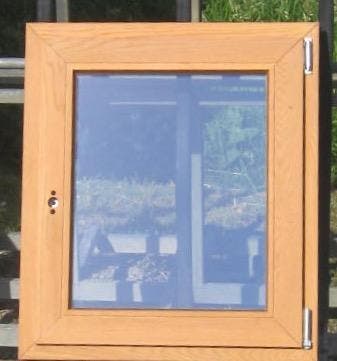 meranti houten raam , chassis ,venster , kozijn 68 x 78, Minder dan 75 cm, Raamkozijn, Nieuw, Ophalen of Verzenden