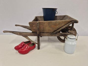 Decoratief ornament - Nederland - Kinderkruiwagen