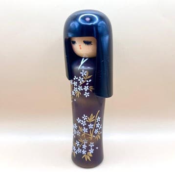 Kokeshi-doll Yayoi - Flower Series door Seifu Gono –