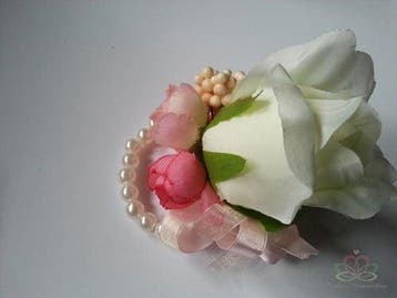 Polscorsage Roos mini roosjes Parelkettingbandje klaar, Nieuw