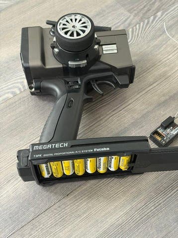 Futaba Niet op schaal - Modelauto - Futaba Megatech T3PK, Hobby en Vrije tijd, Nieuw