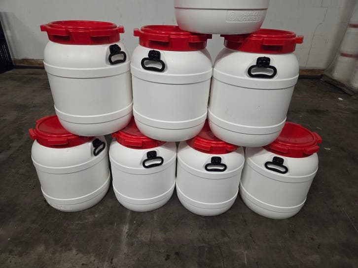 Curtec vaten, tonnen van 55 L met schroefdeksel, Tuin en Terras, Regentonnen, Zo goed als nieuw, Minder dan 75 liter, Kunststof