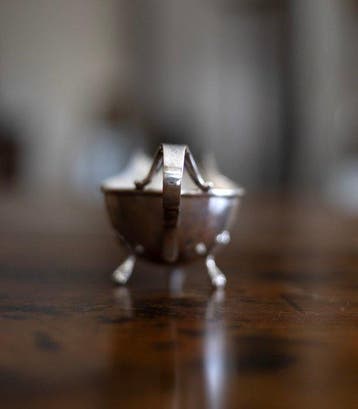Zout- en pepervaatjes - Zilver - Massief zilver 800, Antiek en Kunst