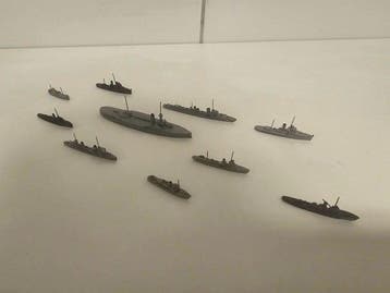 1 Schlachtschiff Schwerer Kreutzer (10 cm) und diverse, Kinderen en Baby's, Speelgoed | Overig, Nieuw
