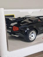 Bburago 1:18 - Modelauto - Lamborghini - Conntach, Nieuw