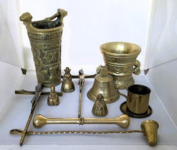 Verzameling van brons / koperen items (meest kerkelijk) (10)