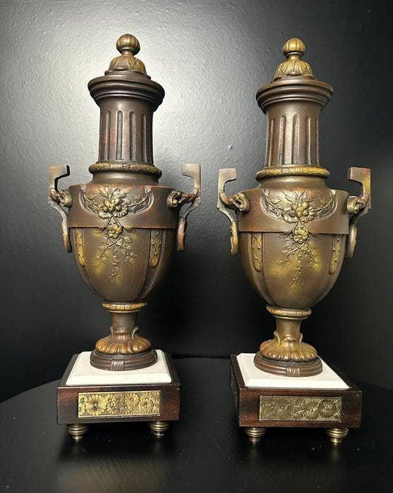 Vase - Métal, Bois, Marbre, Plastique - Magnifiques urnes en, Antiquités & Art, Antiquités | Autres Antiquités