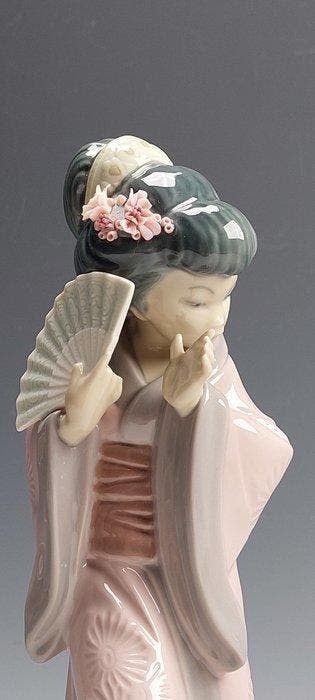 Lladró - Salvador Debón - sculptuur, Timid Japanese - 29, Antiquités & Art