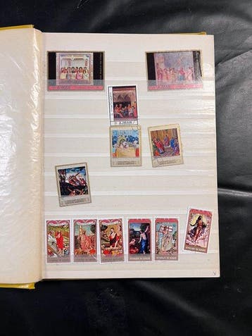 Monde - Collection en 4 albums, y compris Rubens Collectie, Gestempeld