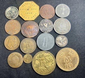 Belgique, Monaco, France, Hongrie. Lot de 16 jetons anciens