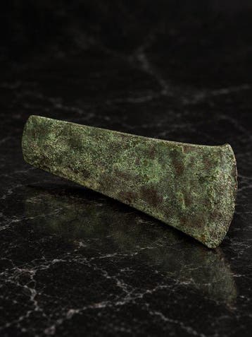 Bronstijd Brons Platte bijlkop uit de 2e millennium v.Chr. -