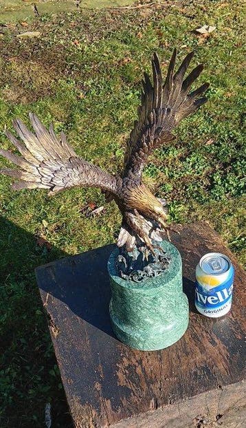 sculptuur, adelaar in vlucht - 45 cm - brons marmer, Antiek en Kunst