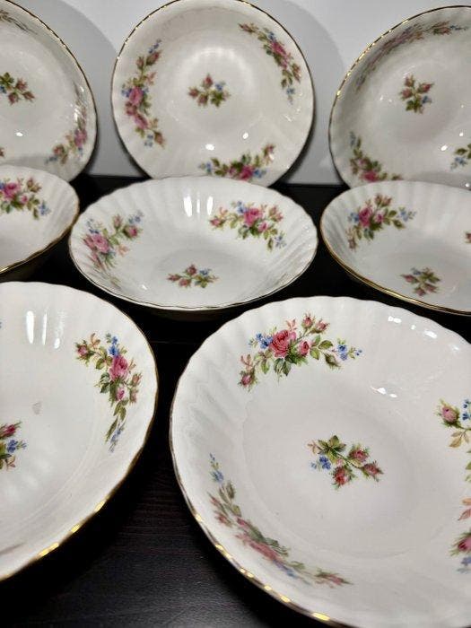 Royal Albert - Ensemble de bols (8) - Os - Moss Rose / Circa, Antiek en Kunst, Curiosa en Brocante