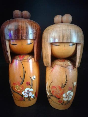 Twee Creatieve Vintage Kokeshi door Kojo Tanaka (volkskunst), Antiek en Kunst