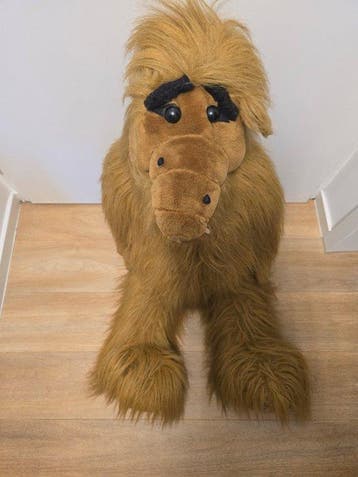 ALF - X-Large Plush toy (long brown fur, visible wear on paw