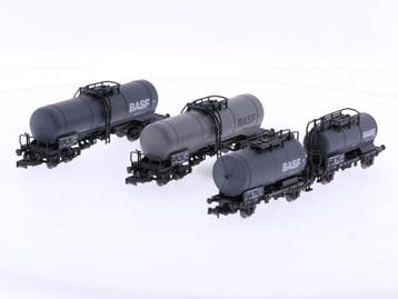 Schaal N Roco 24010 set van 4 ketelwagens BASF van de..., Gebruikt, Overige typen, Ophalen of Verzenden, Roco