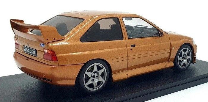IXO 1:18 - Modelauto - Ford Escort RS Cosworth, Hobby & Loisirs créatifs, Voitures miniatures | 1:5 à 1:12