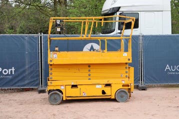 Veiling: Schaarlift Haulotte COMPACT12 Elektrisch 12m 2014, Ophalen