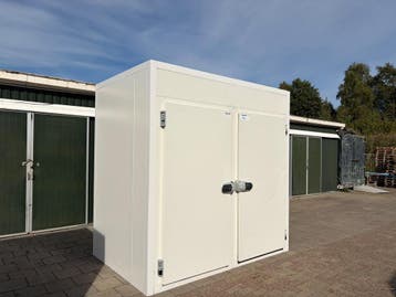 Vriescel 256 x 166 x 256 cm stekker klaar