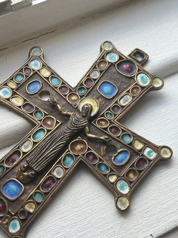 Dominique Piéchaud - Kruisbeeld met inlegwerk - 20 cm -