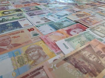 Monde. - 100 banknotes - various dates (Sans prix de