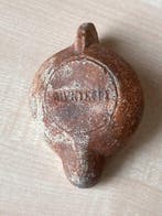 Oud-Romeins, Keizerrijk Terracotta olielamp versierd met een