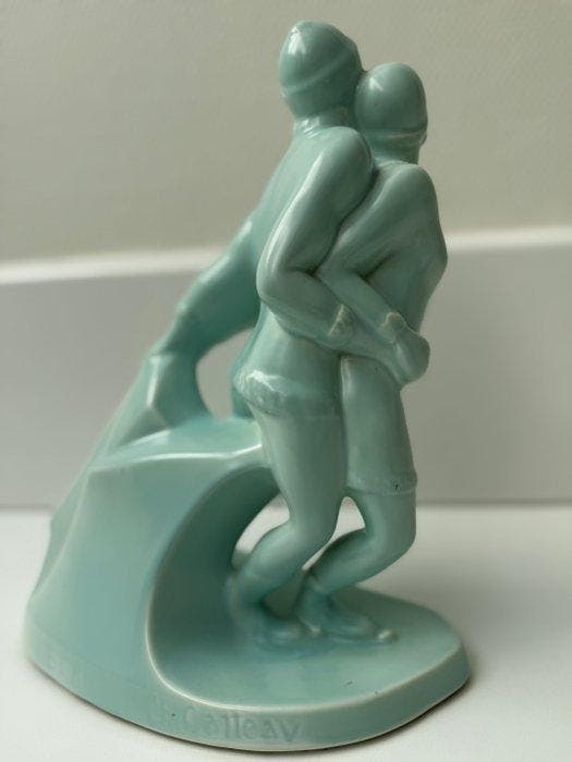 BFK , Keramis - Charles Catteau - sculptuur, The Skaters -, Antiek en Kunst, Antiek | Glaswerk en Kristal