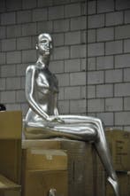 *TIP*  Zittende damesfiguur van exclusief a merk, Ophalen of Verzenden