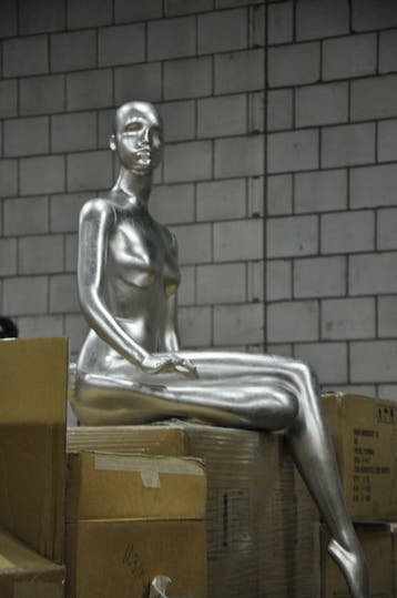 *TIP*  Zittende damesfiguur van exclusief a merk, Ophalen of Verzenden