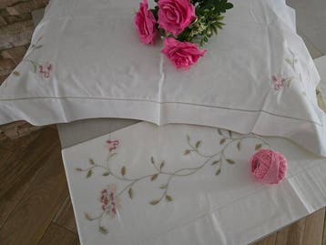 Set Lenzuola ricamate in puro cotone percalle Ricamo in