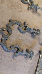 Ornement décoratif (22) - Poignées anciennes pour meubles -