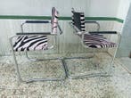 Chaise - Cuir de veau - Deux chaises à porte-à-faux