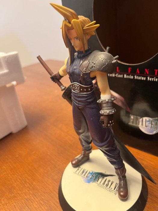 Kotobukiya - Beeld, Cloud Strife - 18 cm - Hars, Plastic, Games en Spelcomputers, Spelcomputers | Overige Accessoires