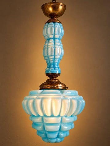 Hangende plafondlamp - opaline glas, messing, brons -, Antiek en Kunst