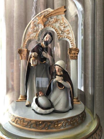 Vitrine luxueuse avec statue religieuse - Sainte Famille -